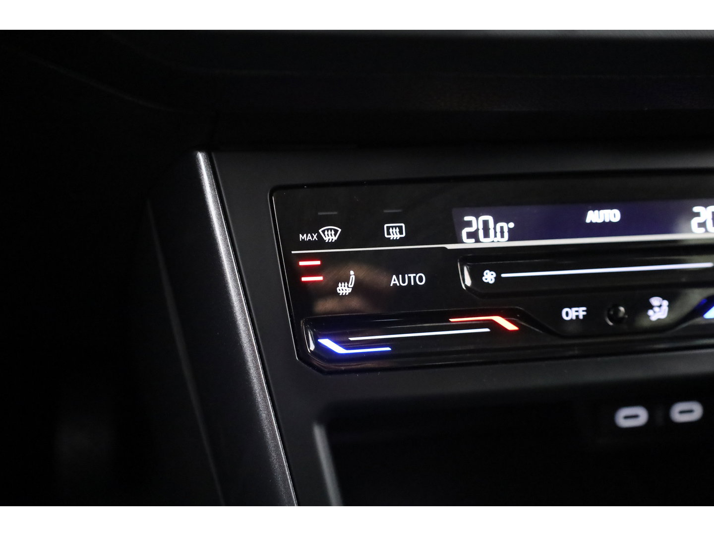 Volkswagen Taigo 1.0 TSI Life Business | Rijklaar! | Dig. Cockpit | IQ Light | Adapt. Cruise | Camera | Stoelverw. | Dodehoek | Apple CarPlay