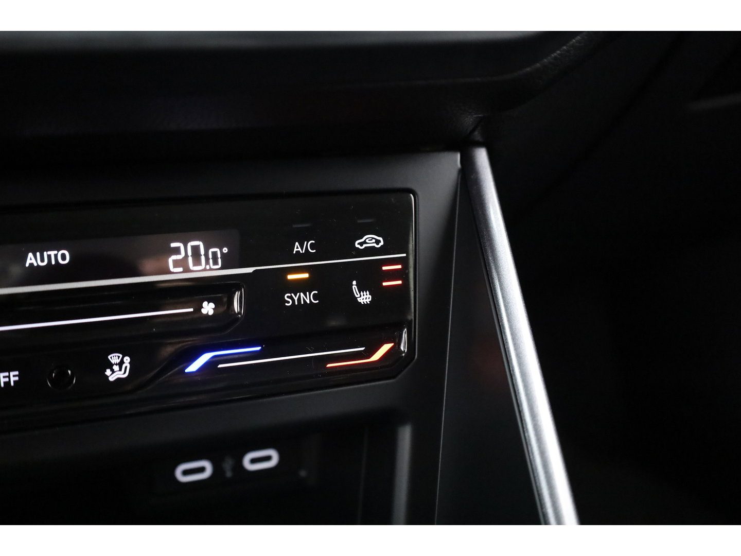 Volkswagen Taigo 1.0 TSI Life Business | Rijklaar! | Dig. Cockpit | IQ Light | Adapt. Cruise | Camera | Stoelverw. | Dodehoek | Apple CarPlay