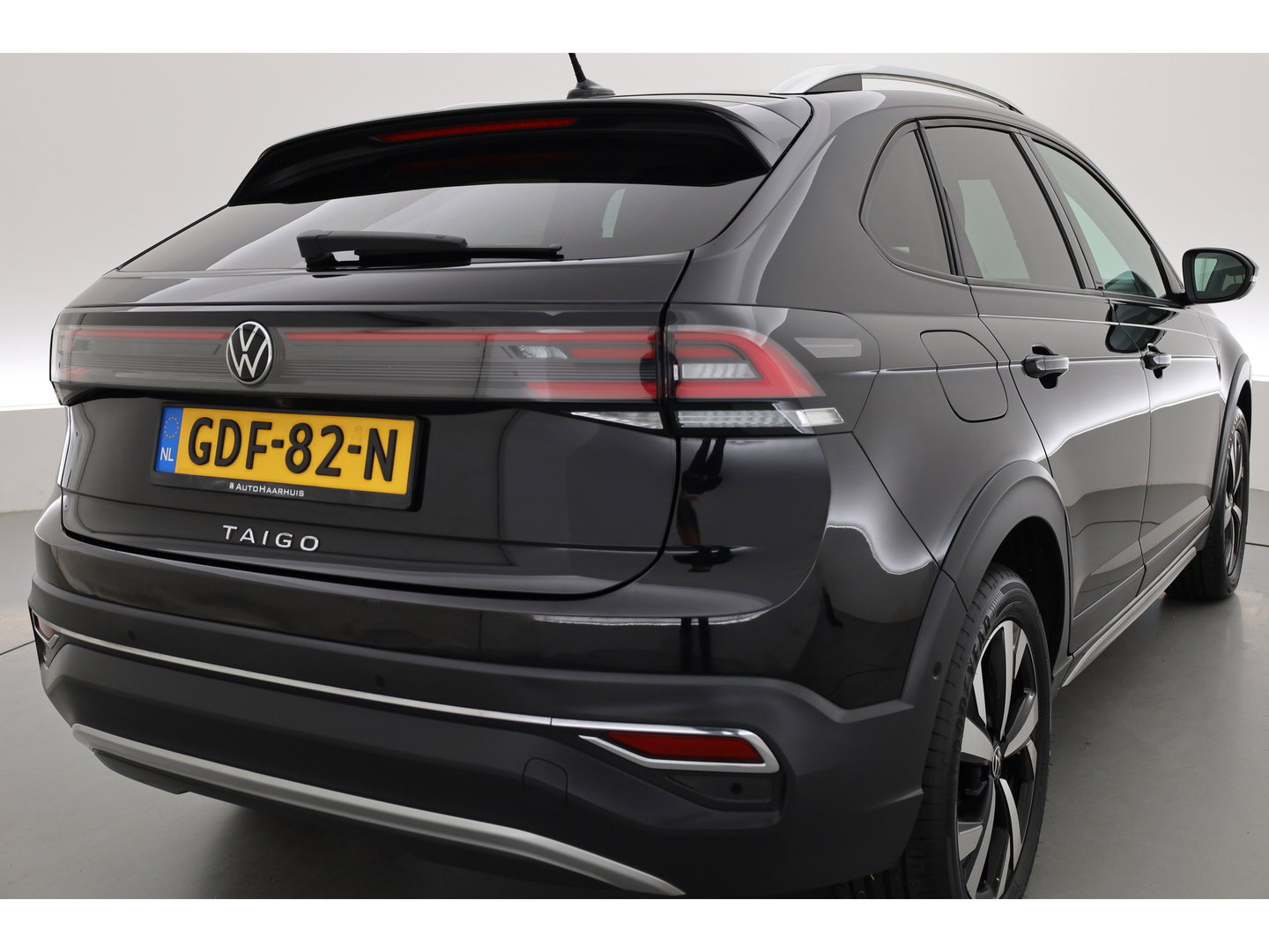 Volkswagen Taigo 1.0 TSI Life Business | Rijklaar! | Dig. Cockpit | IQ Light | Adapt. Cruise | Camera | Stoelverw. | Dodehoek | Apple CarPlay