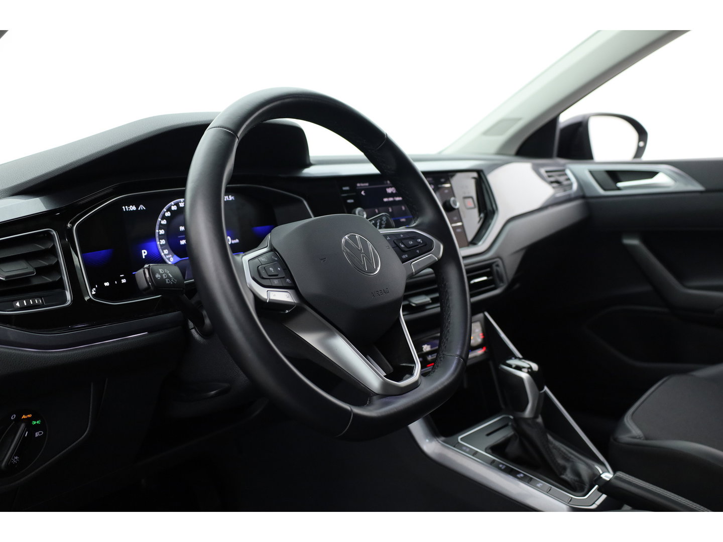 Volkswagen Taigo 1.0 TSI Life Business | Rijklaar! | Dig. Cockpit | IQ Light | Adapt. Cruise | Camera | Stoelverw. | Dodehoek | Apple CarPlay