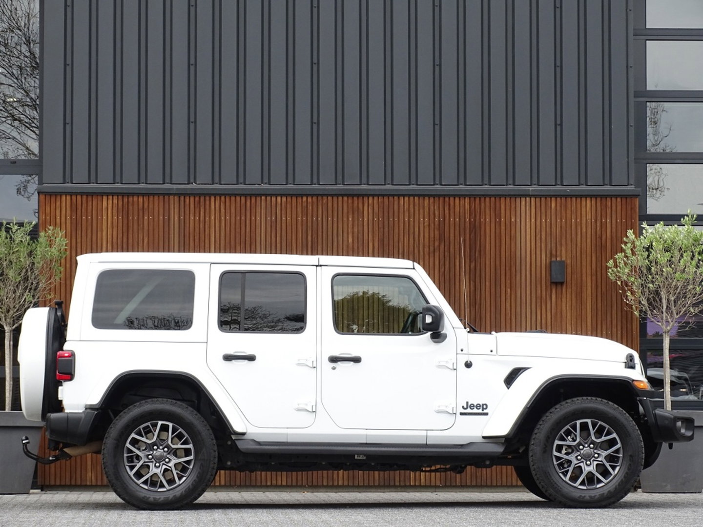 Jeep Wrangler Unlimited Hybrid 380PK 4xe / 80th Anniversary edit. / 360°