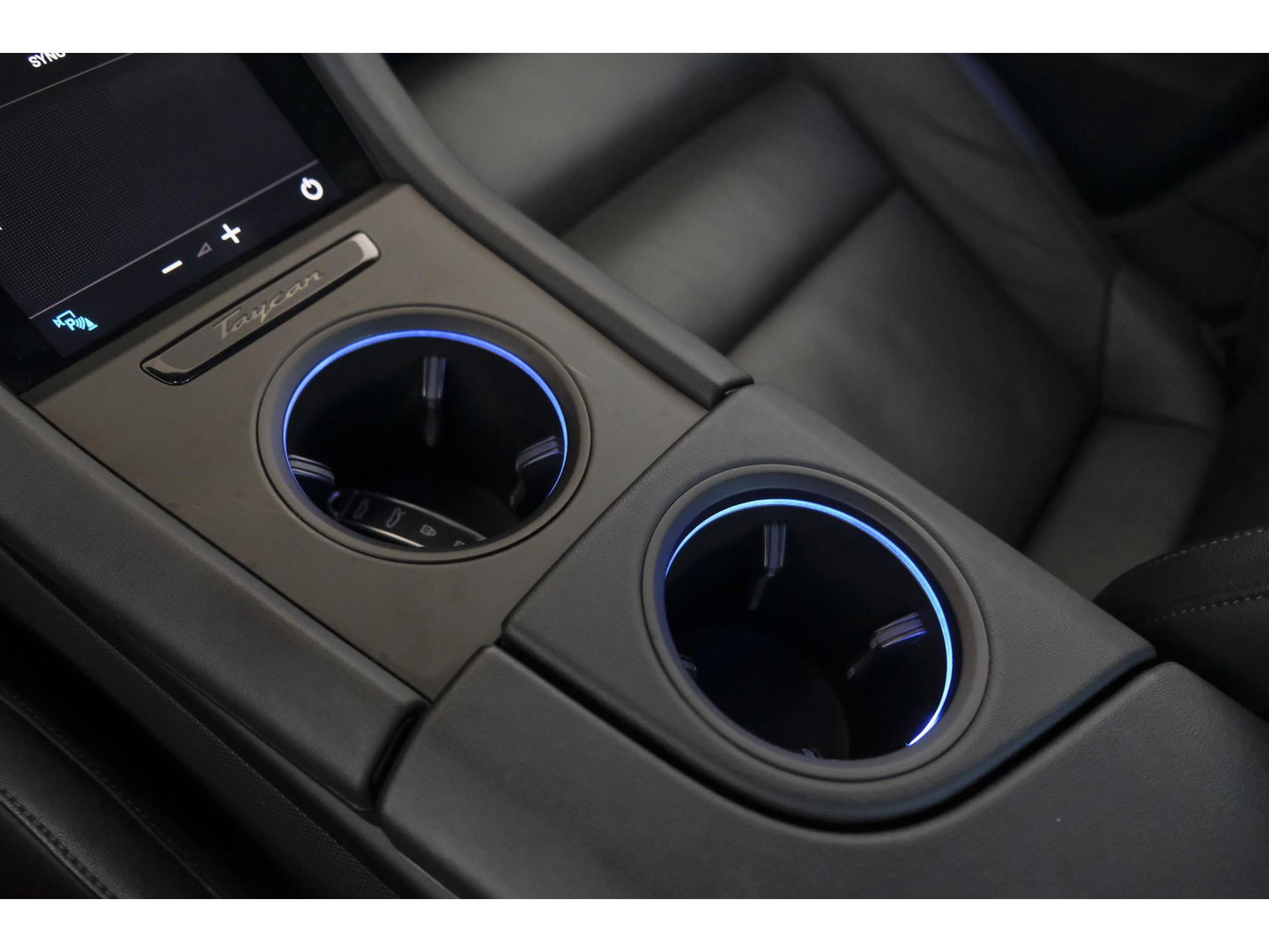 Porsche Taycan Performance Plus 476pk 93,4 kWh Panoramadak *BTW* *SOH 89%* Luchtvering Bose Comfortstoelen NLauto 1e Eigenaar