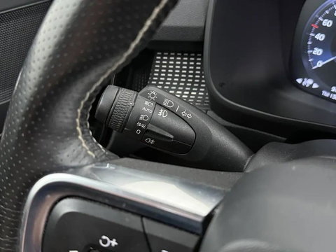 Volvo XC40 2.0 T4 R-Design Pano Leer Autopilot Camera Trekh. NAP