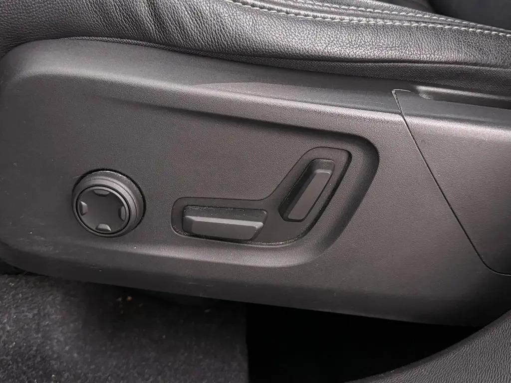 Volvo XC40 2.0 T4 R-Design Pano Leer Autopilot Camera Trekh. NAP