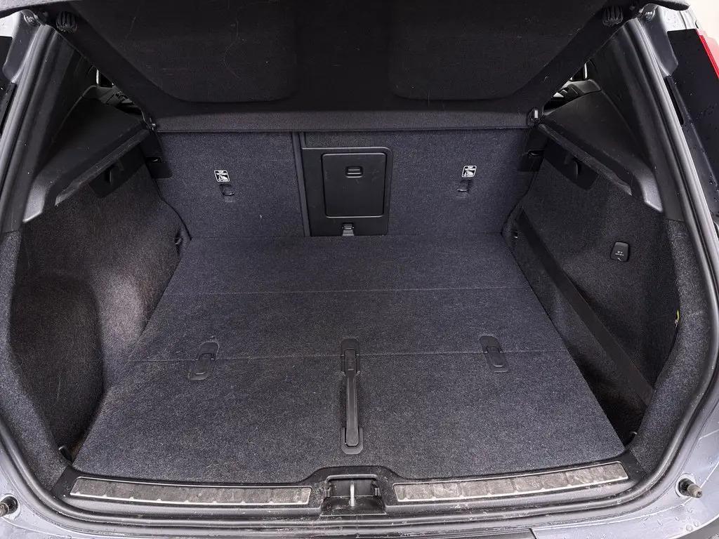 Volvo XC40 2.0 T4 R-Design Pano Leer Autopilot Camera Trekh. NAP