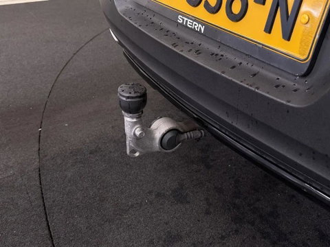 Volvo XC40 2.0 T4 R-Design Pano Leer Autopilot Camera Trekh. NAP