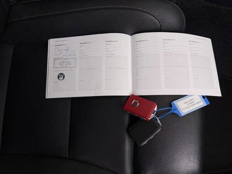 Volvo XC40 2.0 T4 R-Design Pano Leer Autopilot Camera Trekh. NAP