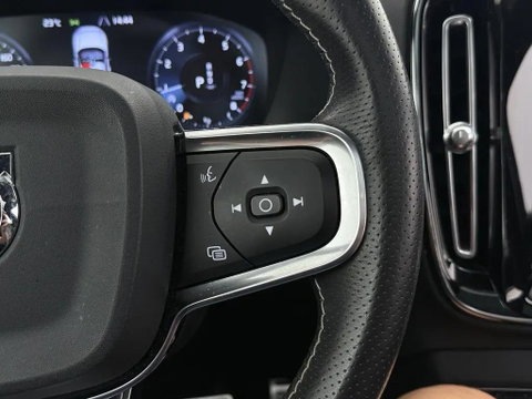 Volvo XC40 2.0 T4 R-Design Pano Leer Autopilot Camera Trekh. NAP