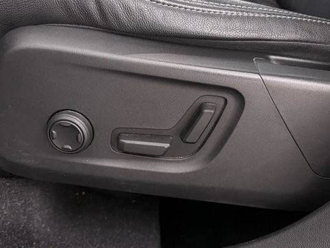 Volvo XC40 2.0 T4 R-Design Pano Leer Autopilot Camera Trekh. NAP