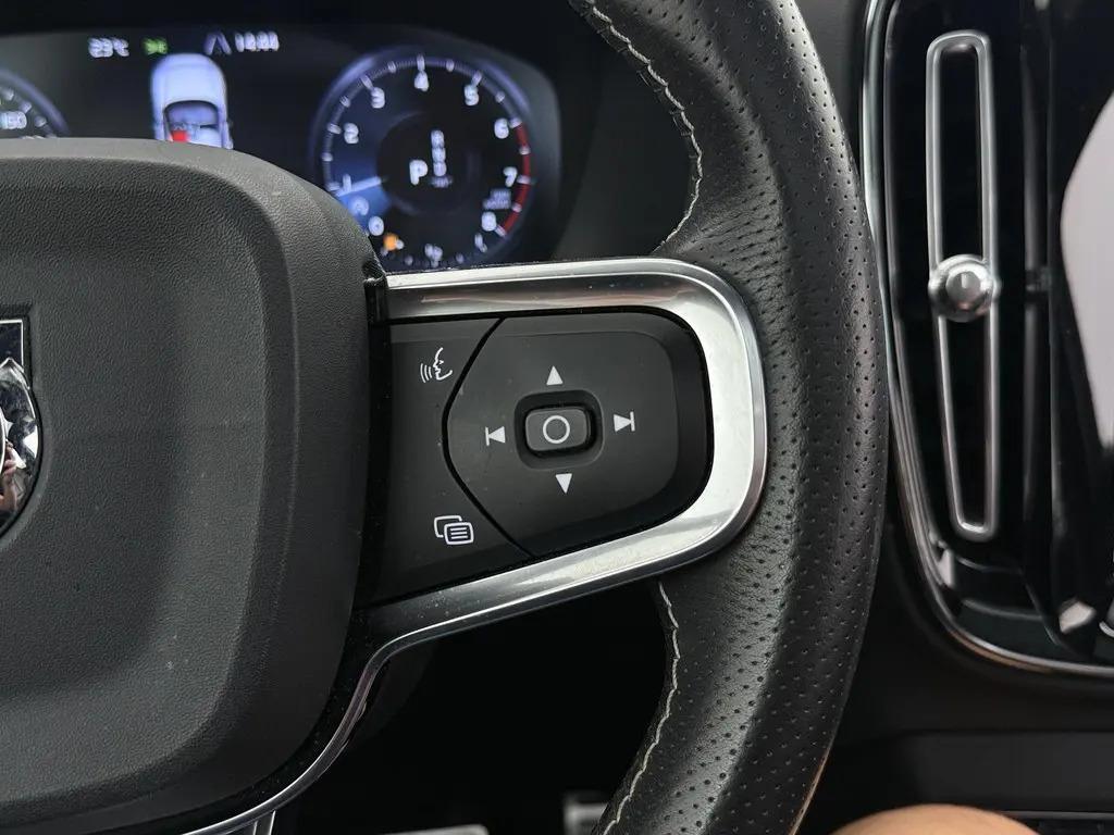 Volvo XC40 2.0 T4 R-Design Pano Leer Autopilot Camera Trekh. NAP