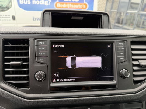 Volkswagen Crafter 35 2.0 TDI 140pk L4H3 ( voorheen L3H2 ) Comfortline / vaste prijs rijklaar € 19.950 ex btw / lease vanaf € 336 / euro 6 / bpm vrij / airco / 270 graden achterdeuren / achteruit rijcamera