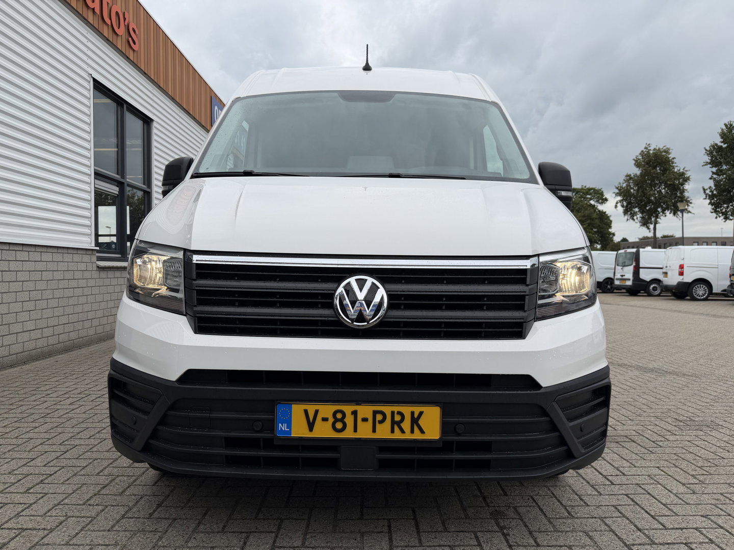 Volkswagen Crafter 35 2.0 TDI 140pk L4H3 ( voorheen L3H2 ) Comfortline / vaste prijs rijklaar € 19.950 ex btw / lease vanaf € 336 / euro 6 / bpm vrij / airco / 270 graden achterdeuren / achteruit rijcamera