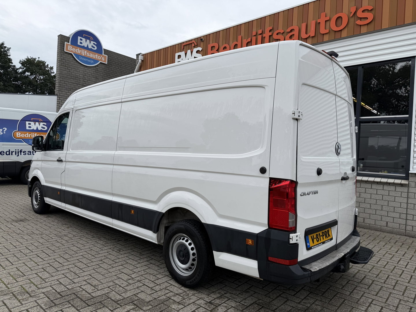 Volkswagen Crafter 35 2.0 TDI 140pk L4H3 ( voorheen L3H2 ) Comfortline / vaste prijs rijklaar € 19.950 ex btw / lease vanaf € 336 / euro 6 / bpm vrij / airco / 270 graden achterdeuren / achteruit rijcamera