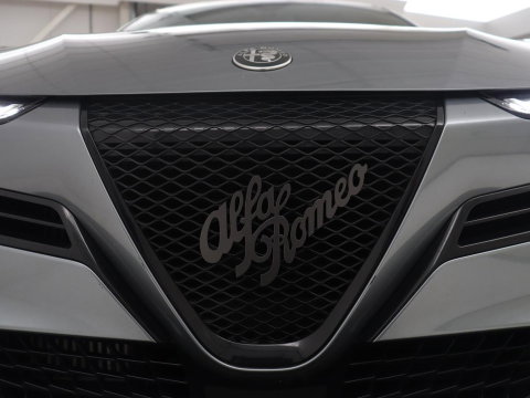 Alfa Romeo Junior 1.2 Turbo Hybrid Ibrida