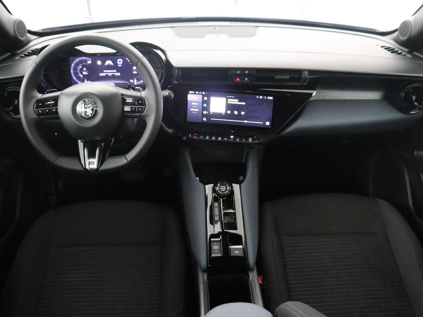 Alfa Romeo Junior 1.2 Turbo Hybrid Ibrida