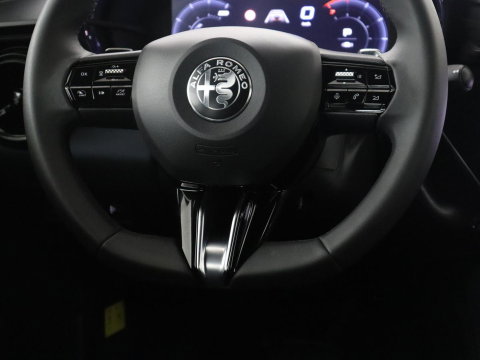 Alfa Romeo Junior 1.2 Turbo Hybrid Ibrida