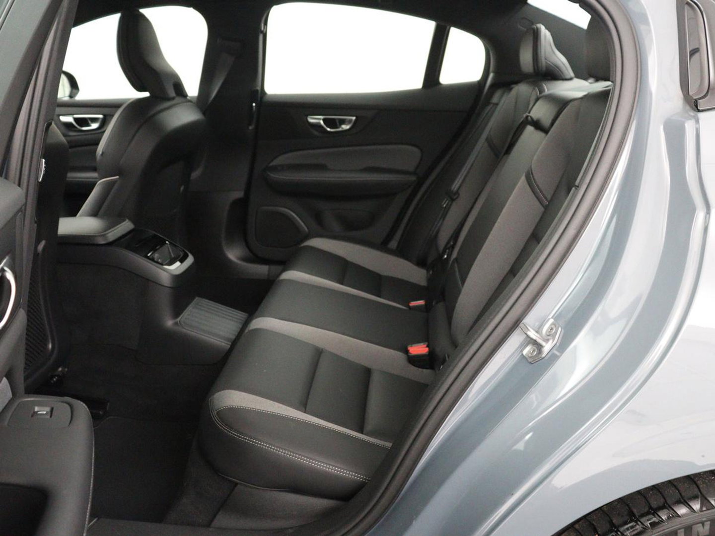 Volvo S60 2.0 Recharge T6 AWD Core | SOH 97,5% | Panoramadak | Stoel & Stuurverwarming | Pilot assist | Adaptive cruise | Navigatie | Bluetooth | Carplay | Climate control | Harman Kardon | DAB+
