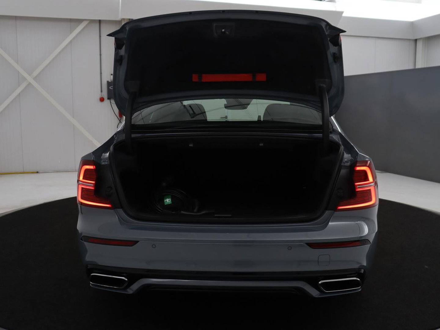Volvo S60 2.0 Recharge T6 AWD Core | SOH 97,5% | Panoramadak | Stoel & Stuurverwarming | Pilot assist | Adaptive cruise | Navigatie | Bluetooth | Carplay | Climate control | Harman Kardon | DAB+