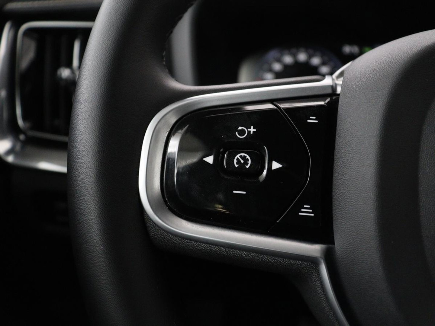 Volvo S60 2.0 Recharge T6 AWD Core | SOH 97,5% | Panoramadak | Stoel & Stuurverwarming | Pilot assist | Adaptive cruise | Navigatie | Bluetooth | Carplay | Climate control | Harman Kardon | DAB+