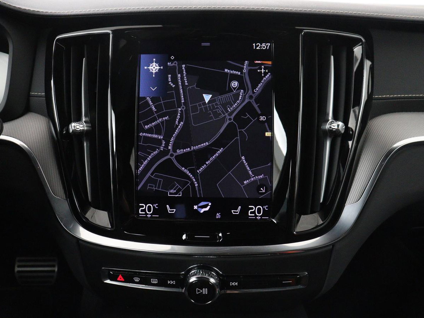 Volvo S60 2.0 Recharge T6 AWD Core | SOH 97,5% | Panoramadak | Stoel & Stuurverwarming | Pilot assist | Adaptive cruise | Navigatie | Bluetooth | Carplay | Climate control | Harman Kardon | DAB+