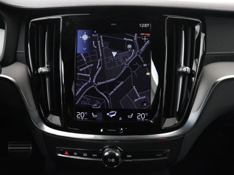 Volvo S60 2.0 Recharge T6 AWD Core | SOH 97,5% | Panoramadak | Stoel & Stuurverwarming | Pilot assist | Adaptive cruise | Navigatie | Bluetooth | Carplay | Climate control | Harman Kardon | DAB+