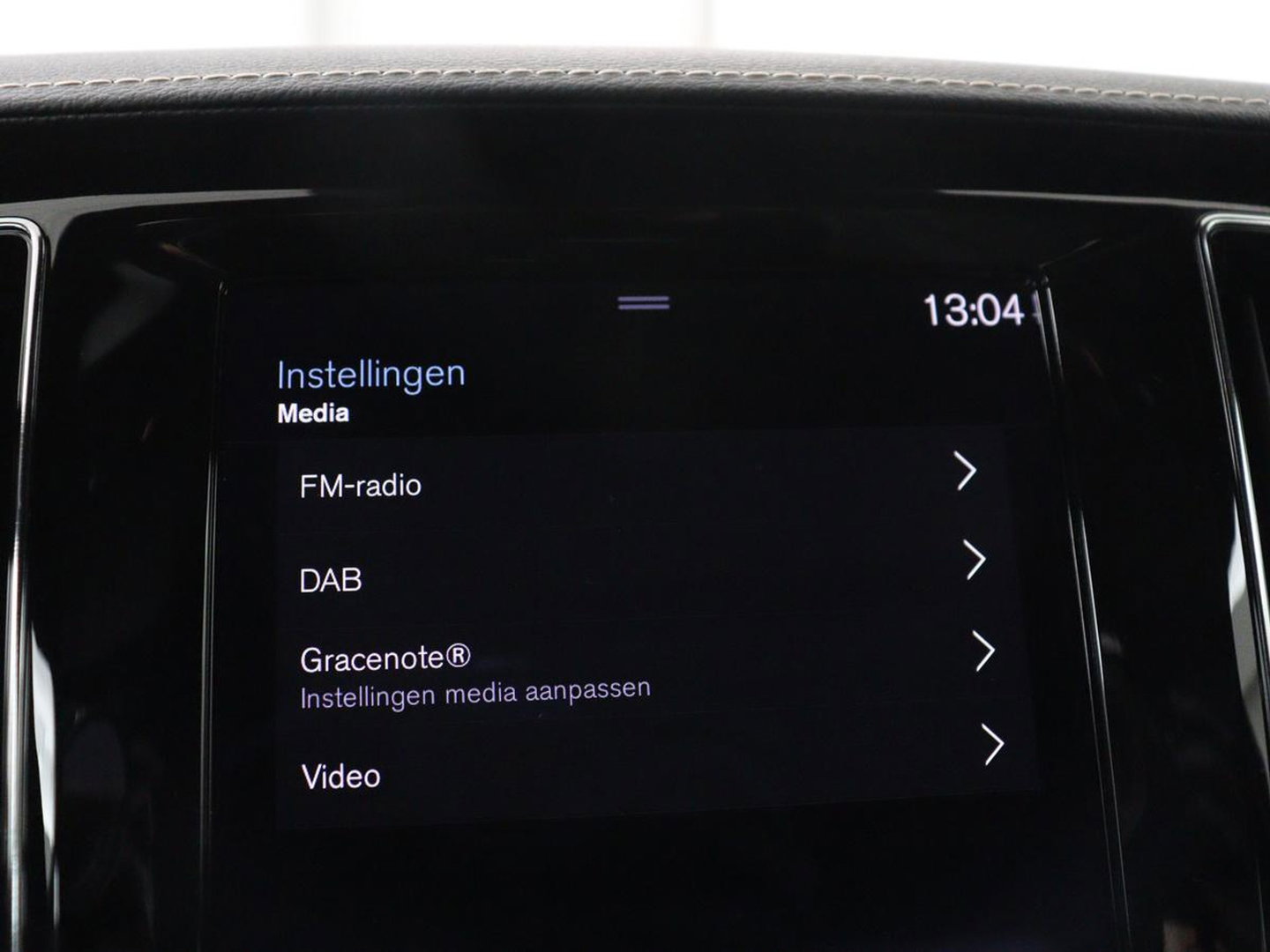 Volvo S60 2.0 Recharge T6 AWD Core | SOH 97,5% | Panoramadak | Stoel & Stuurverwarming | Pilot assist | Adaptive cruise | Navigatie | Bluetooth | Carplay | Climate control | Harman Kardon | DAB+