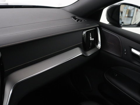 Volvo S60 2.0 Recharge T6 AWD Core | SOH 97,5% | Panoramadak | Stoel & Stuurverwarming | Pilot assist | Adaptive cruise | Navigatie | Bluetooth | Carplay | Climate control | Harman Kardon | DAB+