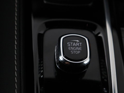 Volvo S60 2.0 Recharge T6 AWD Core | SOH 97,5% | Panoramadak | Stoel & Stuurverwarming | Pilot assist | Adaptive cruise | Navigatie | Bluetooth | Carplay | Climate control | Harman Kardon | DAB+
