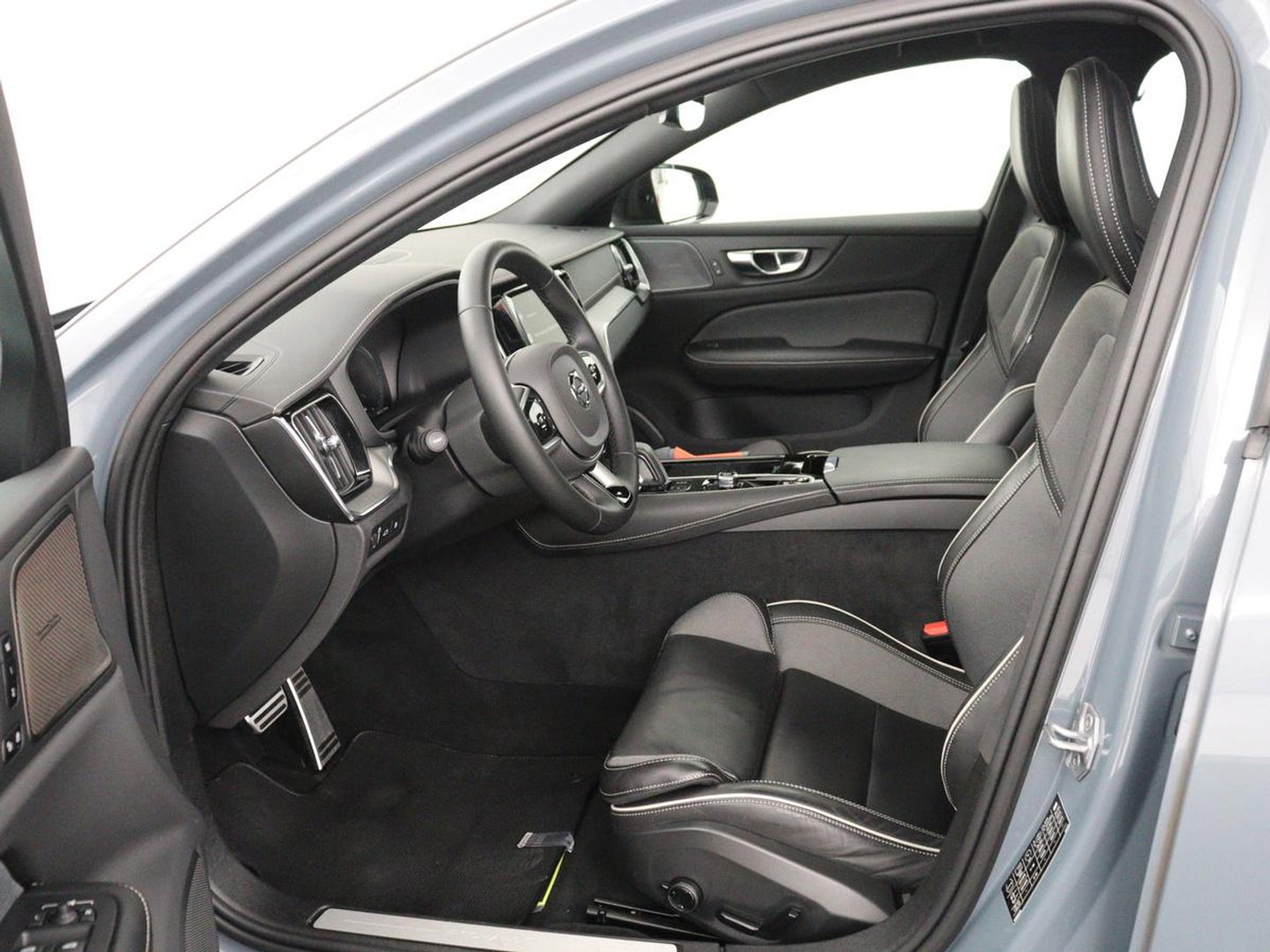 Volvo S60 2.0 Recharge T6 AWD Core | SOH 97,5% | Panoramadak | Stoel & Stuurverwarming | Pilot assist | Adaptive cruise | Navigatie | Bluetooth | Carplay | Climate control | Harman Kardon | DAB+