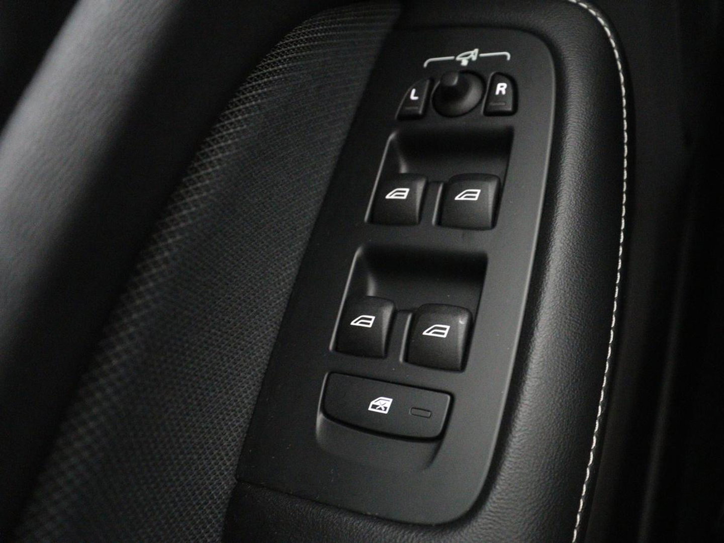 Volvo S60 2.0 Recharge T6 AWD Core | SOH 97,5% | Panoramadak | Stoel & Stuurverwarming | Pilot assist | Adaptive cruise | Navigatie | Bluetooth | Carplay | Climate control | Harman Kardon | DAB+
