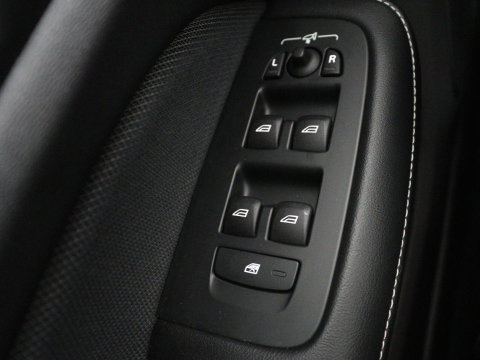 Volvo S60 2.0 Recharge T6 AWD Core | SOH 97,5% | Panoramadak | Stoel & Stuurverwarming | Pilot assist | Adaptive cruise | Navigatie | Bluetooth | Carplay | Climate control | Harman Kardon | DAB+