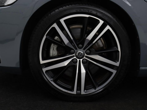 Volvo S60 2.0 Recharge T6 AWD Core | SOH 97,5% | Panoramadak | Stoel & Stuurverwarming | Pilot assist | Adaptive cruise | Navigatie | Bluetooth | Carplay | Climate control | Harman Kardon | DAB+