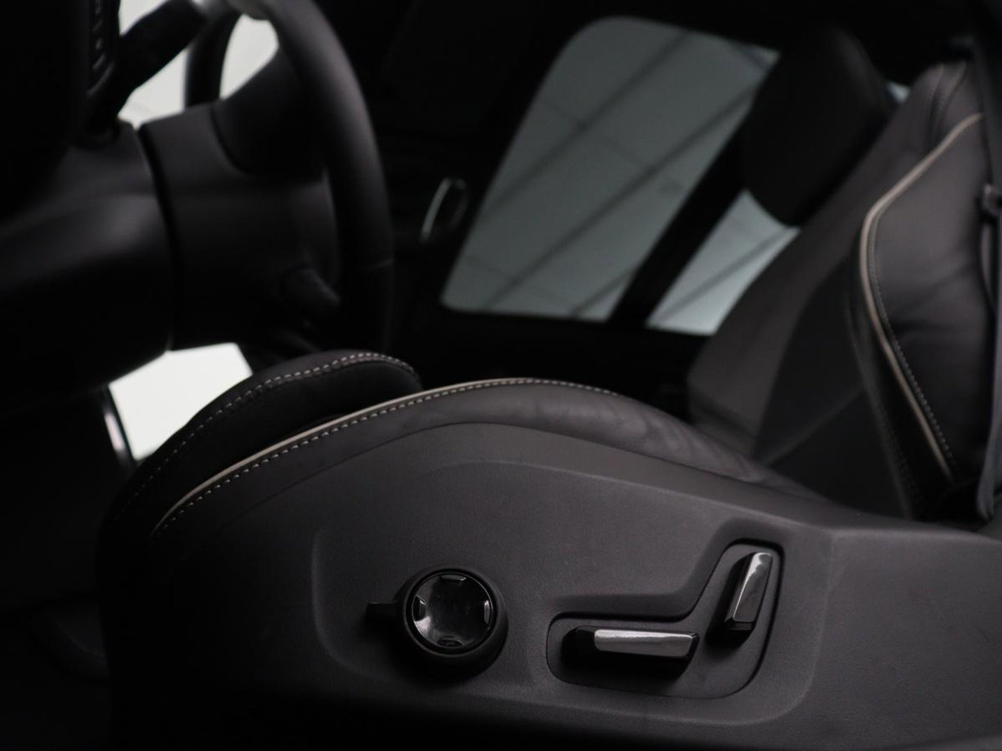 Volvo S60 2.0 Recharge T6 AWD Core | SOH 97,5% | Panoramadak | Stoel & Stuurverwarming | Pilot assist | Adaptive cruise | Navigatie | Bluetooth | Carplay | Climate control | Harman Kardon | DAB+