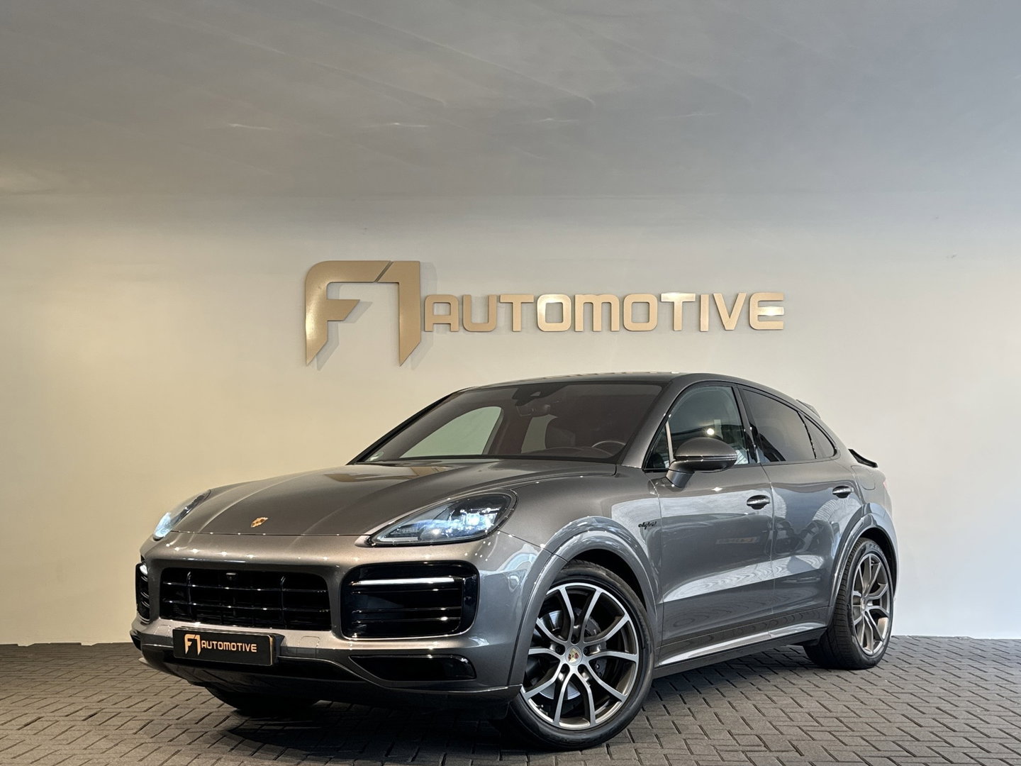 Porsche Cayenne Coupé 3.0 E-Hybrid Pano|Massage|Softclose|Trekhaak|360