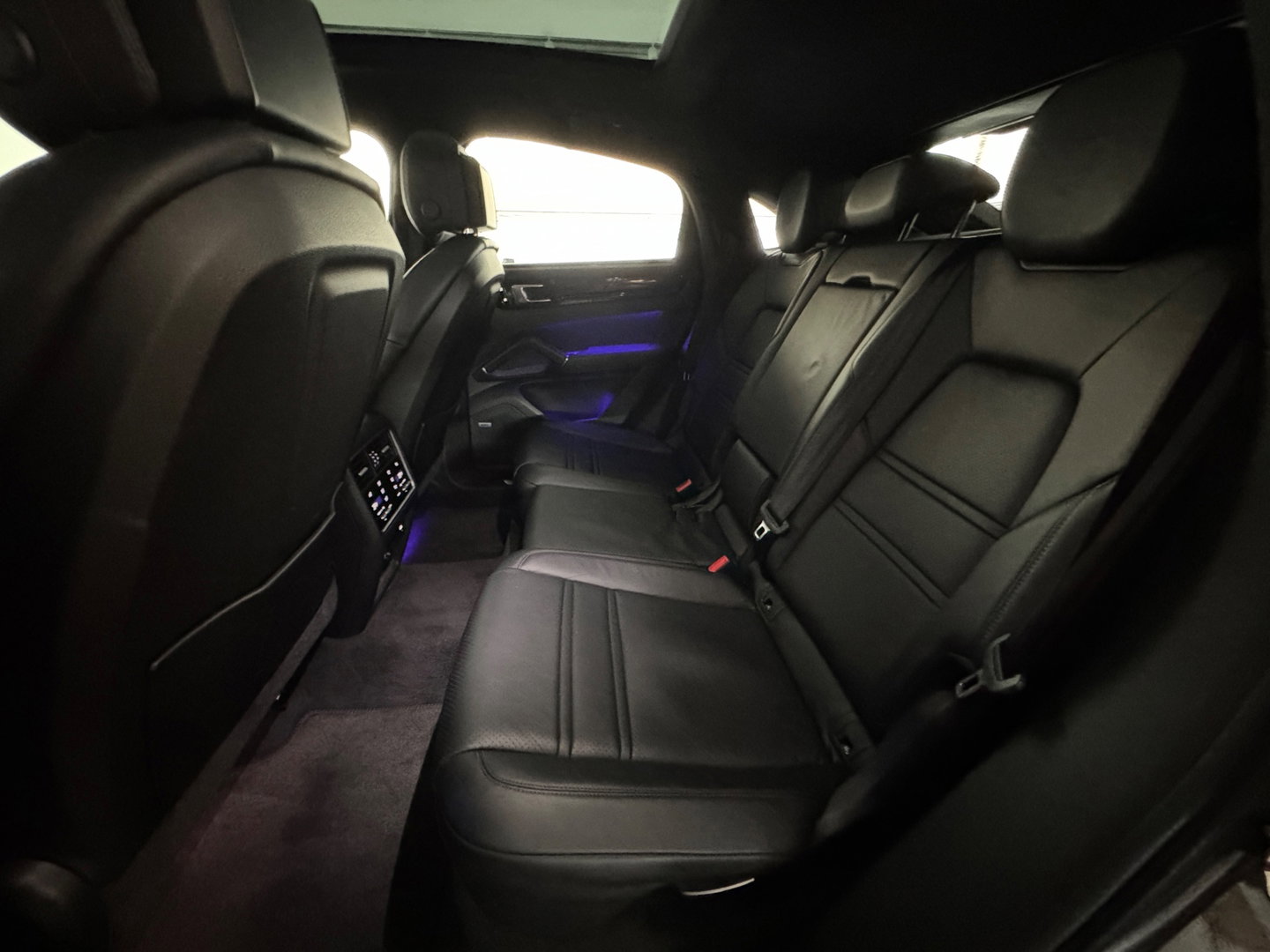Porsche Cayenne Coupé 3.0 E-Hybrid Pano|Massage|Softclose|Trekhaak|360