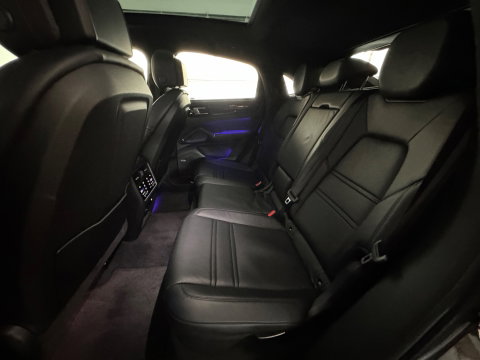 Porsche Cayenne Coupé 3.0 E-Hybrid Pano|Massage|Softclose|Trekhaak|360