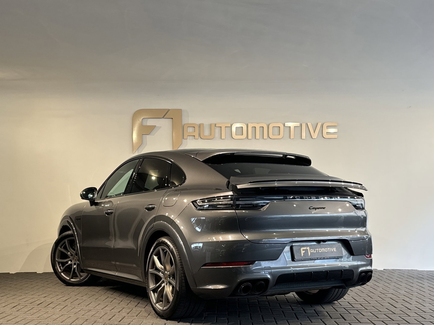 Porsche Cayenne Coupé 3.0 E-Hybrid Pano|Massage|Softclose|Trekhaak|360