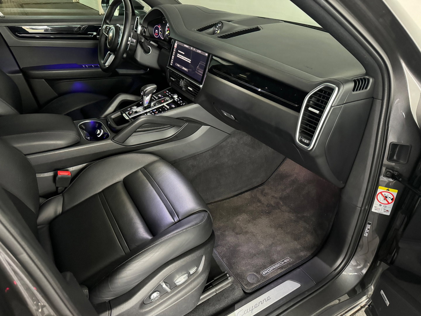Porsche Cayenne Coupé 3.0 E-Hybrid Pano|Massage|Softclose|Trekhaak|360