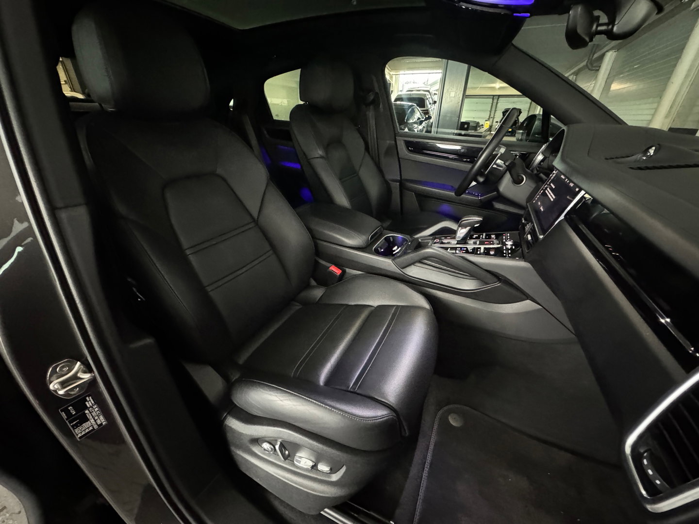 Porsche Cayenne Coupé 3.0 E-Hybrid Pano|Massage|Softclose|Trekhaak|360