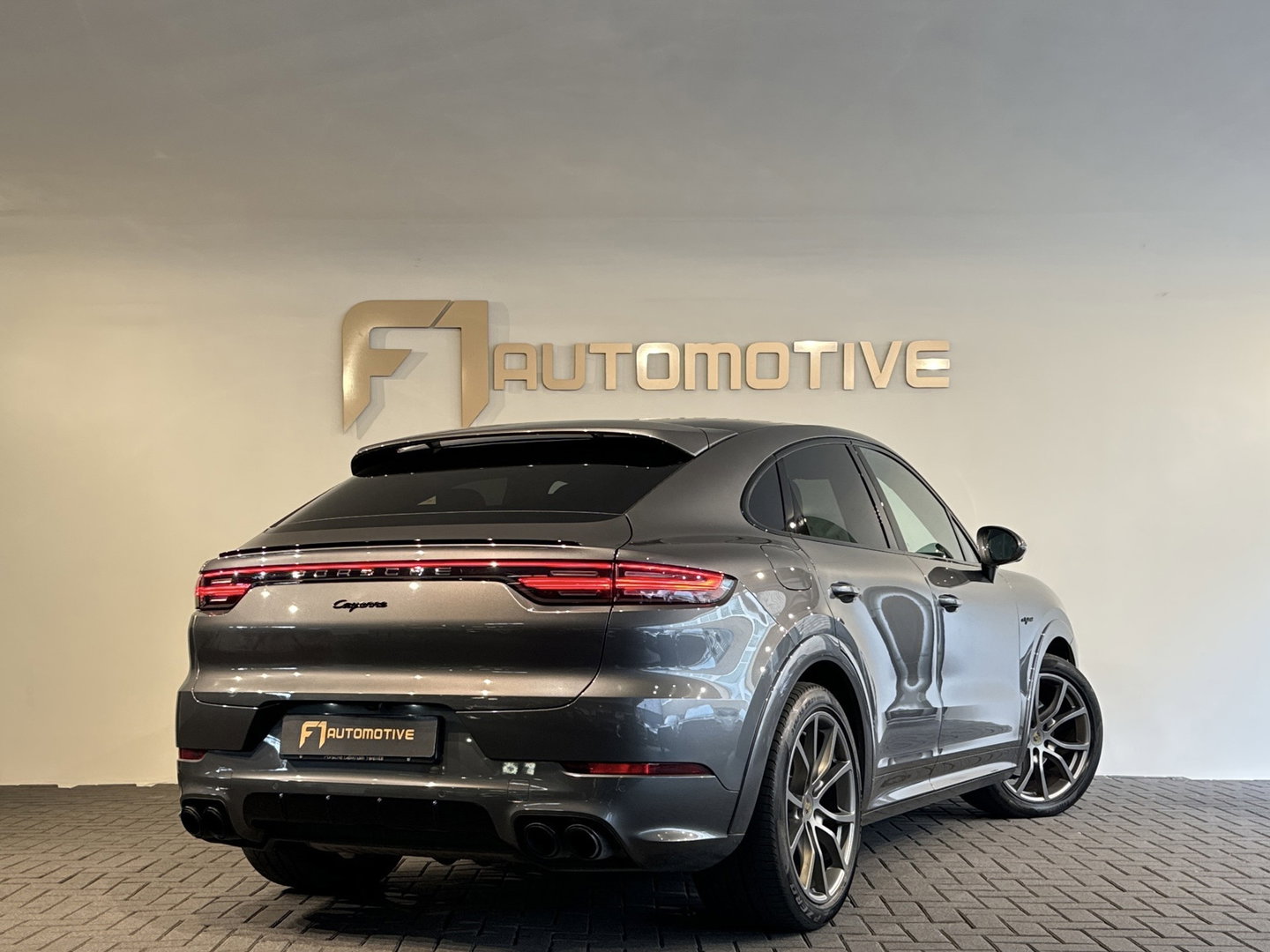 Porsche Cayenne Coupé 3.0 E-Hybrid Pano|Massage|Softclose|Trekhaak|360
