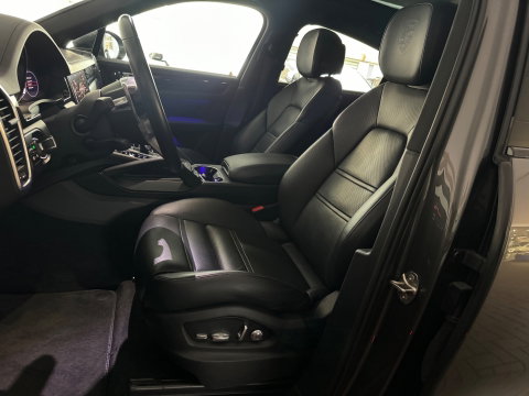 Porsche Cayenne Coupé 3.0 E-Hybrid Pano|Massage|Softclose|Trekhaak|360