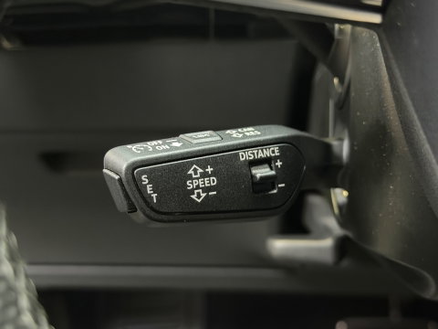 Audi Q8 e-tron SQ8 50 quattro S Edition 95 kWh,21"LM, Pano, Adaptive Cruise, 360, Trekhaak, Luchtvering, Leder