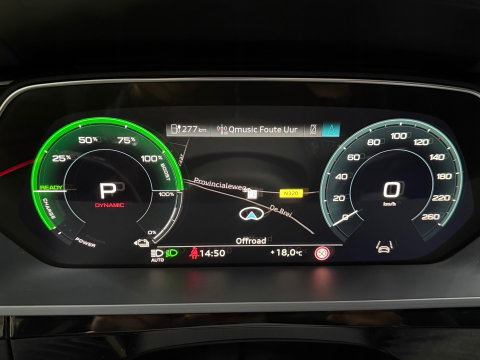 Audi Q8 e-tron SQ8 50 quattro S Edition 95 kWh,21"LM, Pano, Adaptive Cruise, 360, Trekhaak, Luchtvering, Leder