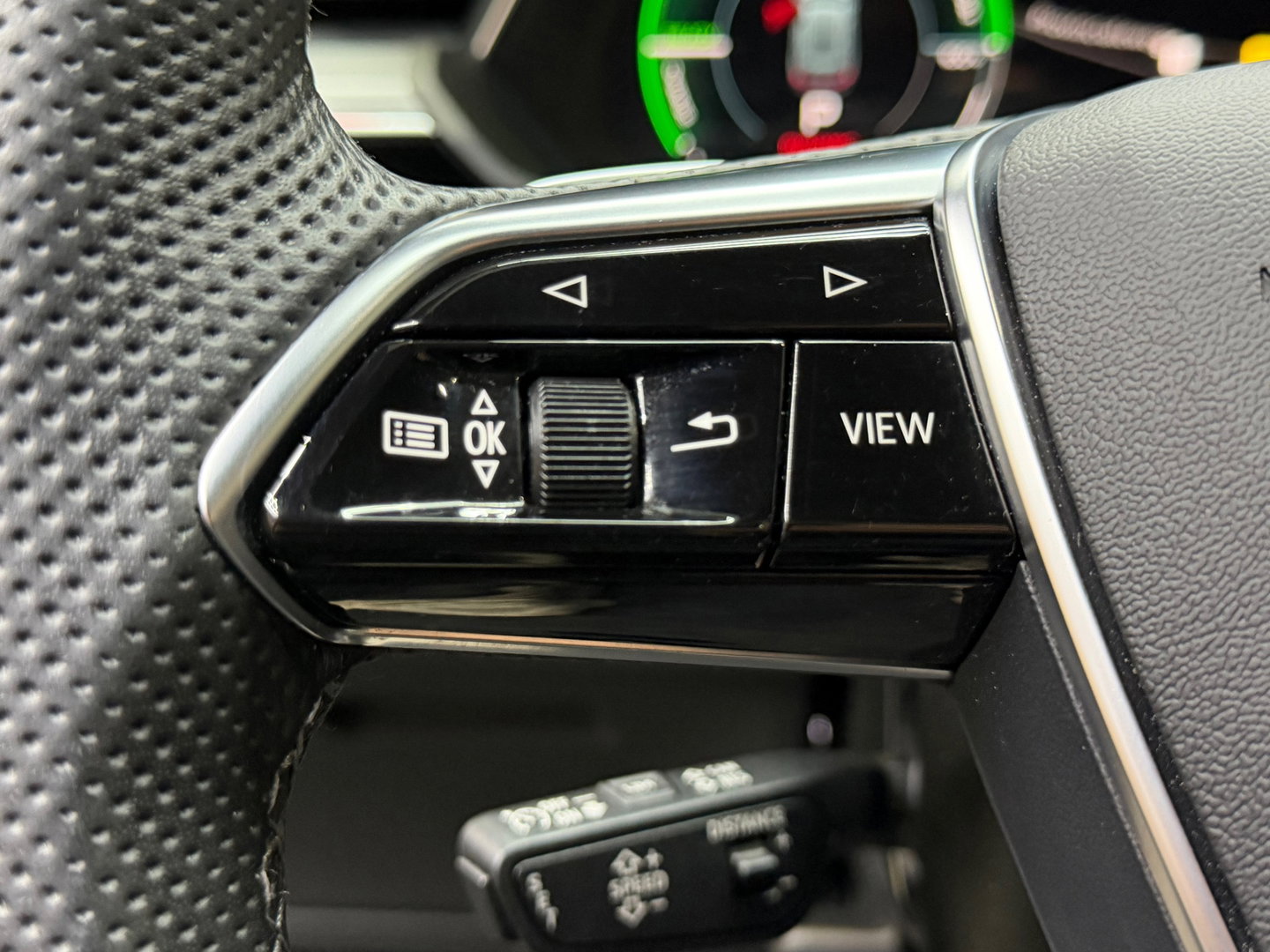 Audi Q8 e-tron SQ8 50 quattro S Edition 95 kWh,21"LM, Pano, Adaptive Cruise, 360, Trekhaak, Luchtvering, Leder