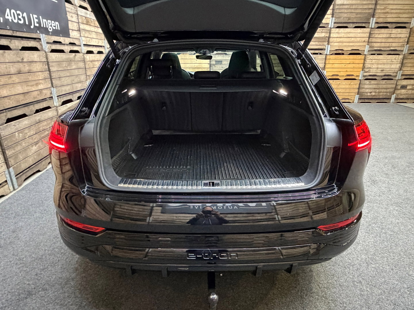 Audi Q8 e-tron SQ8 50 quattro S Edition 95 kWh,21"LM, Pano, Adaptive Cruise, 360, Trekhaak, Luchtvering, Leder