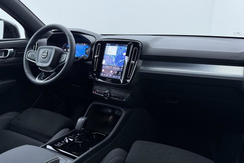 Volvo XC40 2.0 B3 Plus Black Edition | Harman/Kardon | 360° Camera | Pilot Assist | BLIS | Stoel+Stuurverwarming | Pixel-LED | Memory | ACC | 20 Inch