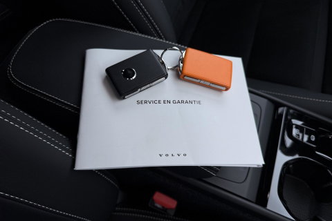 Volvo XC40 2.0 B3 Plus Black Edition | Harman/Kardon | 360° Camera | Pilot Assist | BLIS | Stoel+Stuurverwarming | Pixel-LED | Memory | ACC | 20 Inch