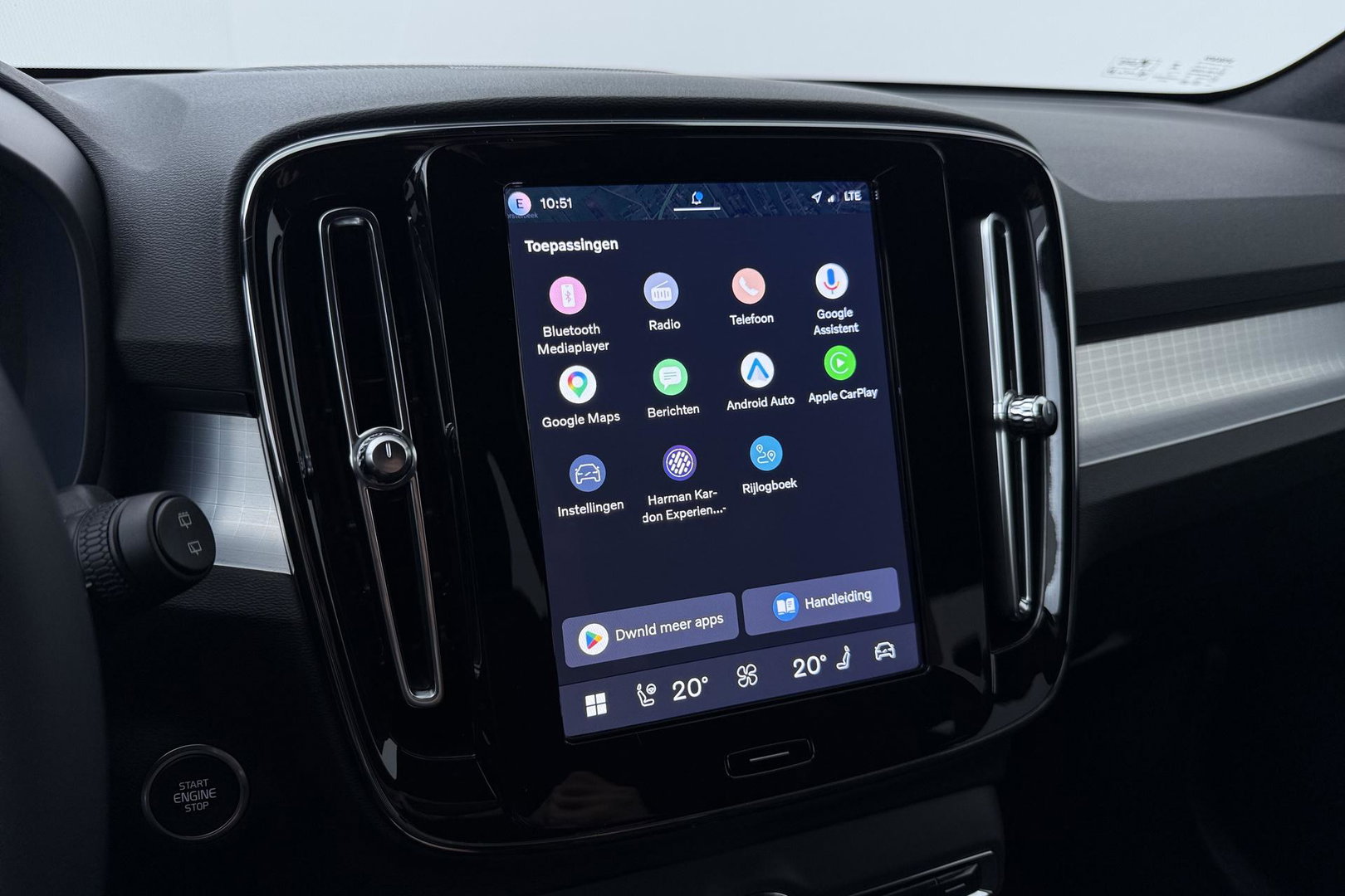 Volvo XC40 2.0 B3 Plus Black Edition | Harman/Kardon | 360° Camera | Pilot Assist | BLIS | Stoel+Stuurverwarming | Pixel-LED | Memory | ACC | 20 Inch