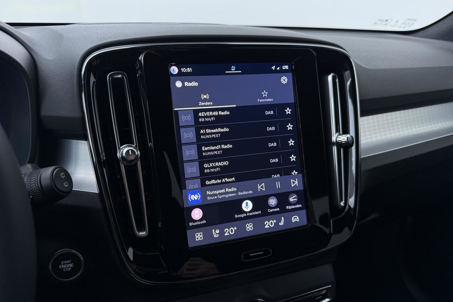 Volvo XC40 2.0 B3 Plus Black Edition | Harman/Kardon | 360° Camera | Pilot Assist | BLIS | Stoel+Stuurverwarming | Pixel-LED | Memory | ACC | 20 Inch