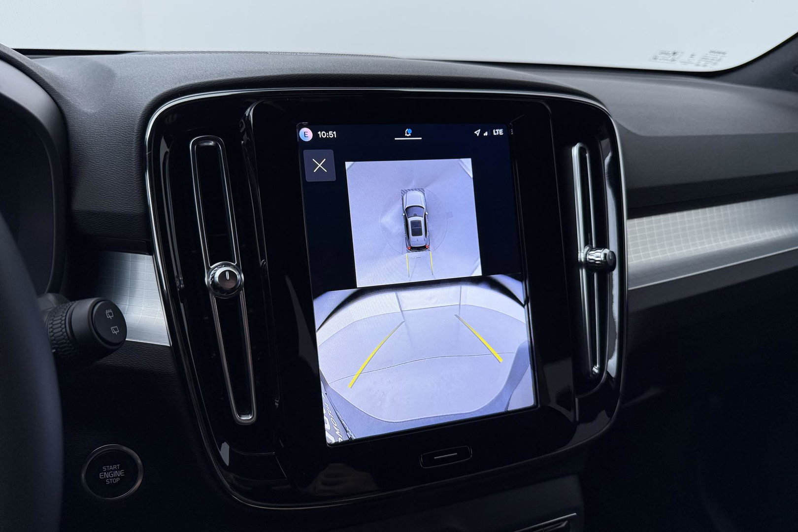 Volvo XC40 2.0 B3 Plus Black Edition | Harman/Kardon | 360° Camera | Pilot Assist | BLIS | Stoel+Stuurverwarming | Pixel-LED | Memory | ACC | 20 Inch